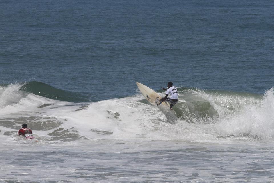 Hôtel Kame Surf Camp à Assinie Extérieur photo