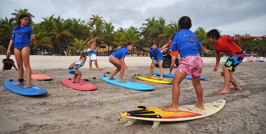 Hôtel Kame Surf Camp à Assinie Extérieur photo